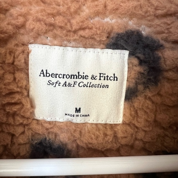 Abercrombie and Fitch Leopard Sherpa Pullover - Picture 4 of 6